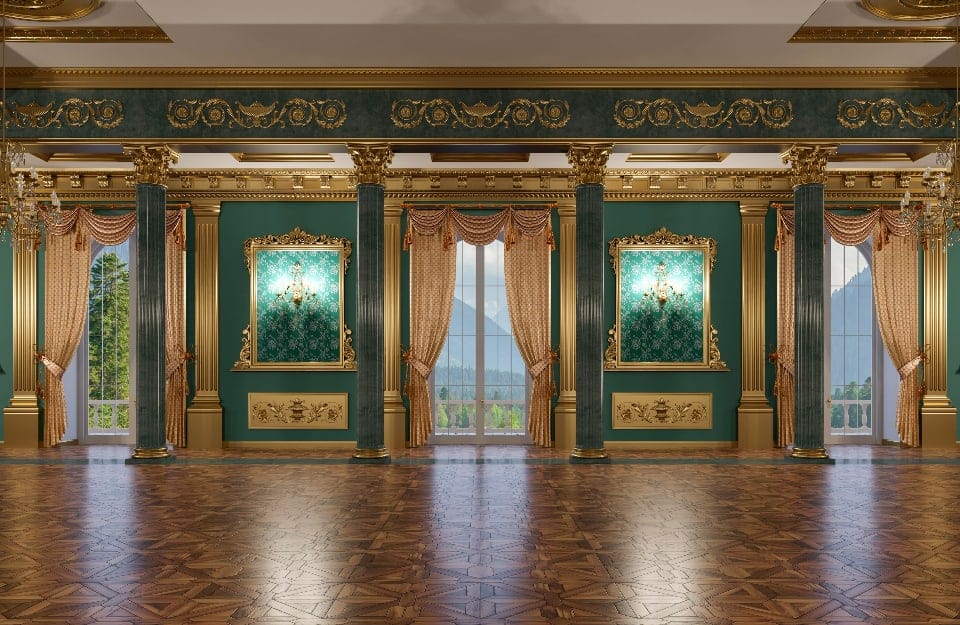 Sala da ballo di un palazzo antico e lussuoso, con fregi, tendaggi, specchi e pavimento in parquet