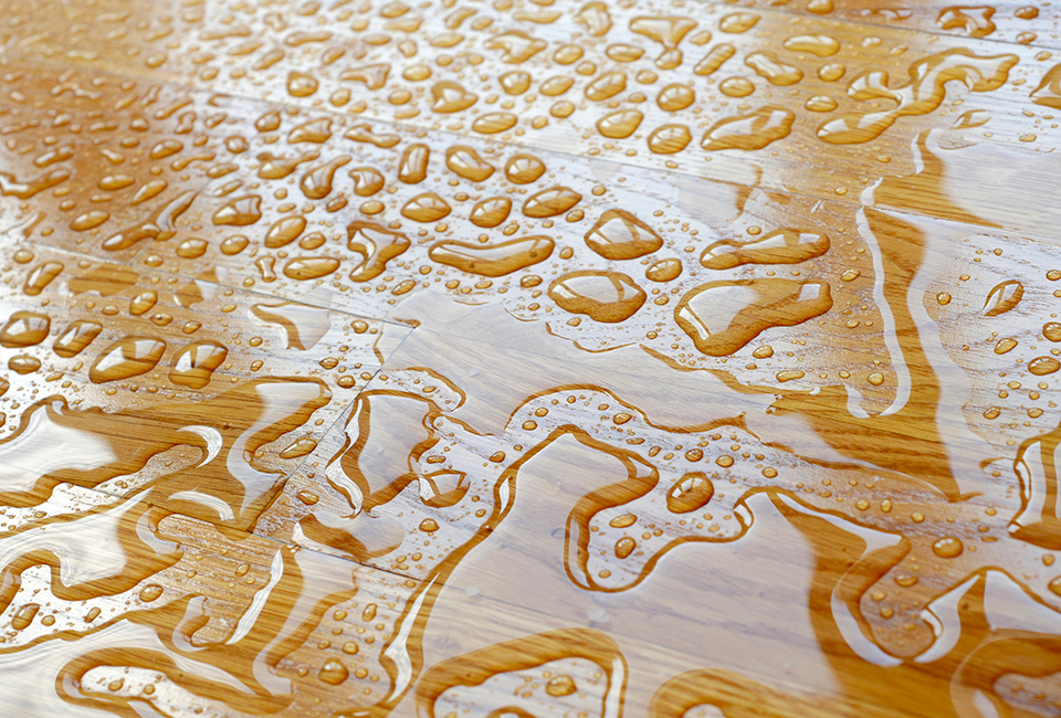 Acqua sul parquet