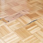 Quando il parquet si gonfia: foto di un parquet deformato