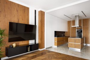 Piastrelle e parquet: salotto e cucina