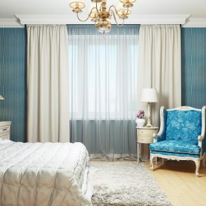 Carta da parati e parquet chiaro