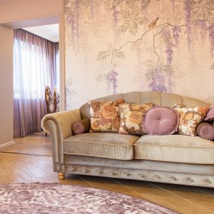 Carta da parati e parquet: puntare sui colori complementari