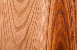 Caratteristico disegno di una tavola in legno di castagno
