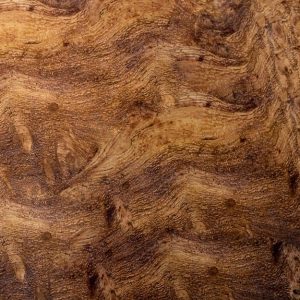 Le tipiche marezzature della radica