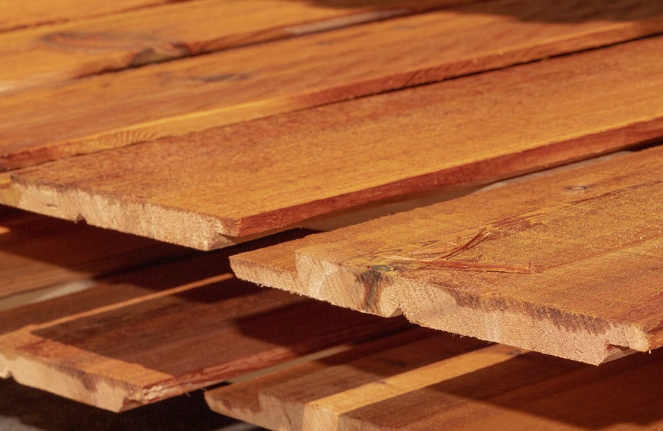 Delle assi di legno di cedro