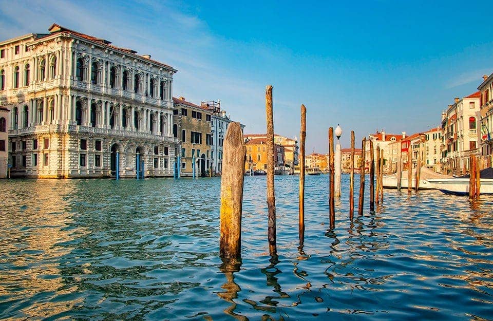 Scorcio di Venezia con i suoi antichi palazzi