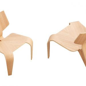 Due sedie dal design moderno in legno di betulla piegato