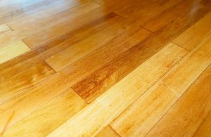 Dettaglio di un parquet da interni in garapa