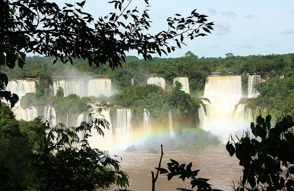 Cascata nel Parco Nazionale Cataratas del Iguazú, tra Brasile e Argentina