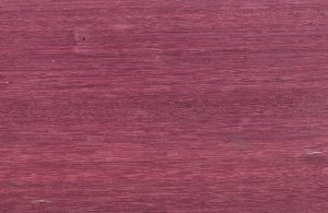 Dettaglio di una tavola di legno di amaranto