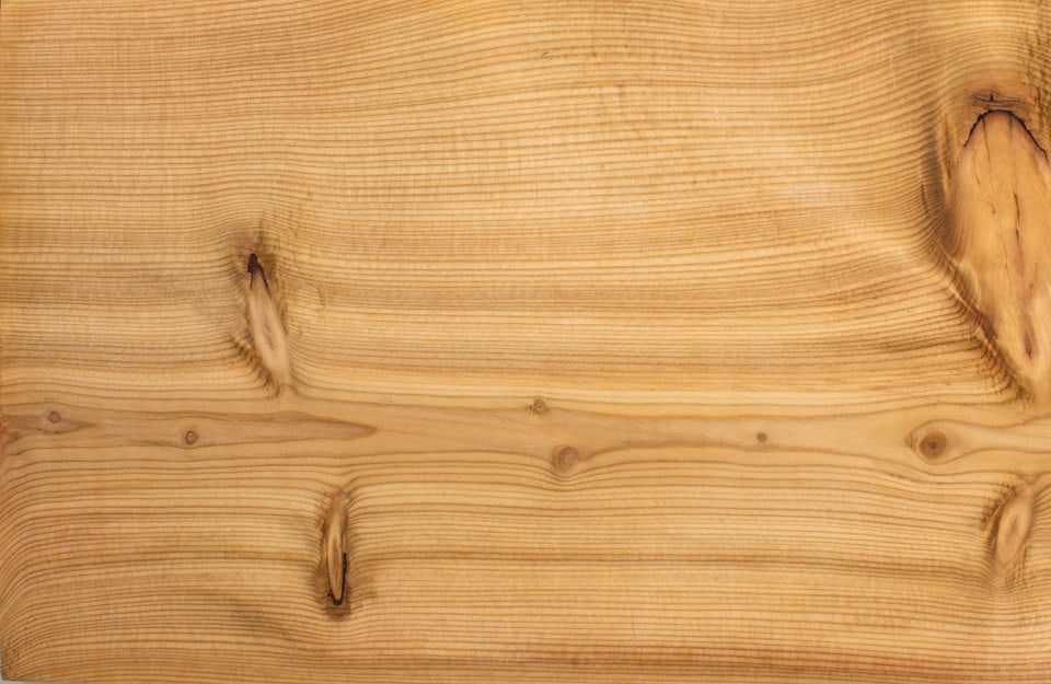 Primo piano sul caratteristico pattern del legno di larice