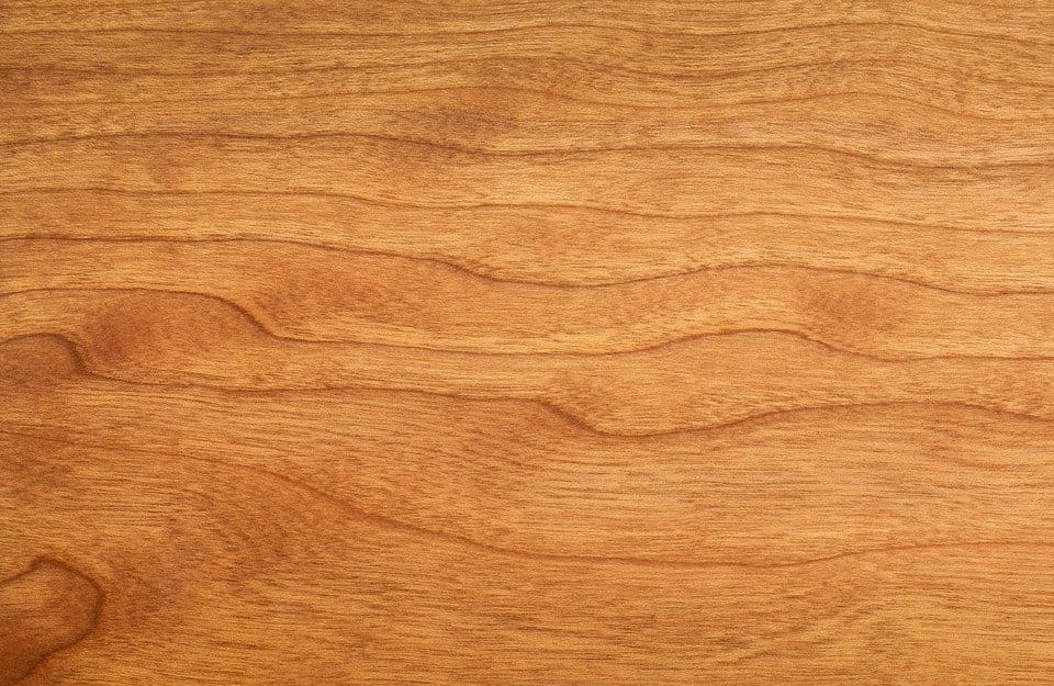 Primo piano sul caratteristico pattern del legno di ciliegio