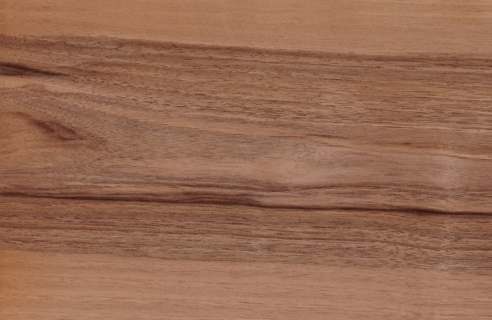 Primo piano sul caratteristico pattern del legno di noce nazionale