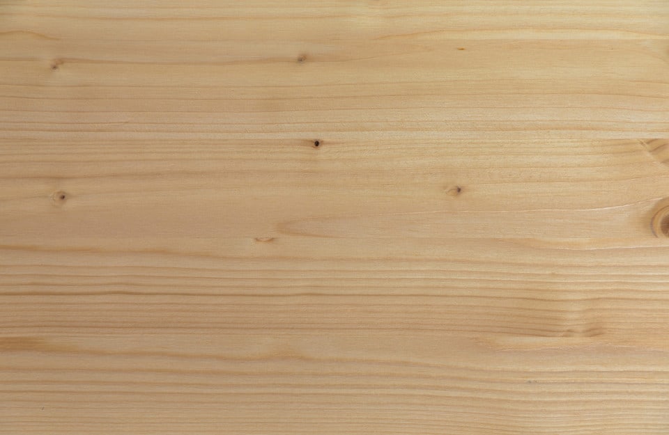 Primo piano sul caratteristico pattern del legno di abete rosso
