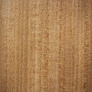 Primo piano sul caratteristico pattern del legno di afrormosia