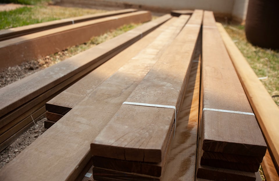 Delle assi di legno di itauba per la produzione di parquet